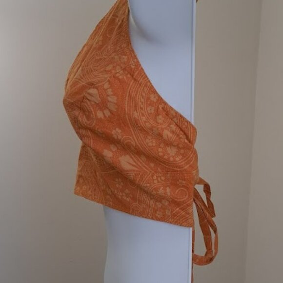 Orange with cream pattern crop top tied at neck and back Small Le Chateau - Picture 3 of 12